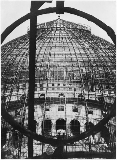 Demolición del Mercado de Granos, París, 1887 de French Photographer